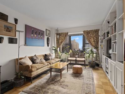 160 E 38th St APT 20G