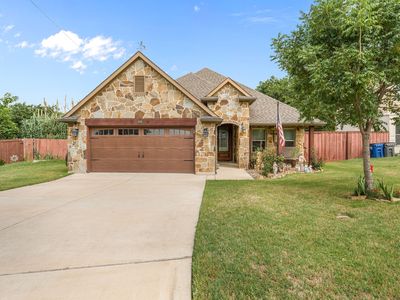 606 Hillside Cir