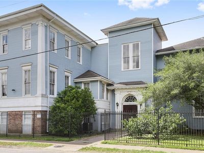 4716 Annunciation St APT 1E