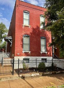 3435 Indiana Ave