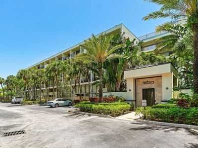 1830 Embassy Drive #401