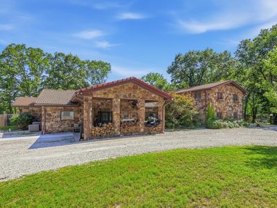 4585 Esquire Ln