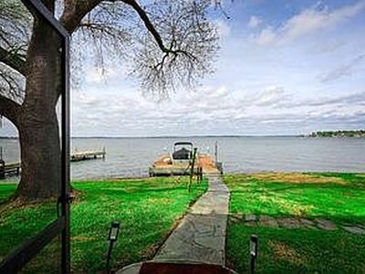 1422 Bowsprit Point