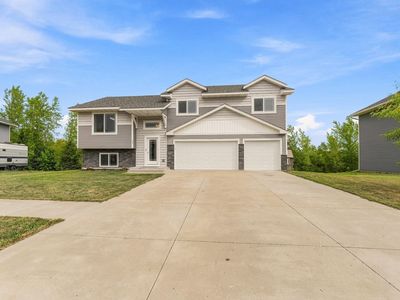 645 Highview Loop SE