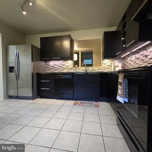 185 Stirling Ct #185
