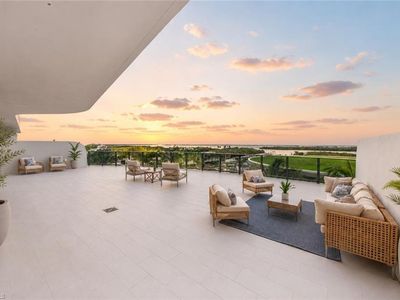 5100 seagrass BLVD #202