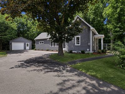 208 N Elm St