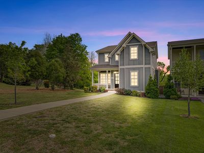 2617 Barclay Dr