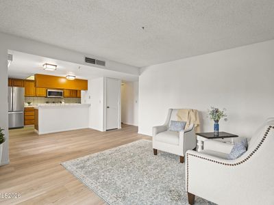 3095 Lakeside Dr APT 213