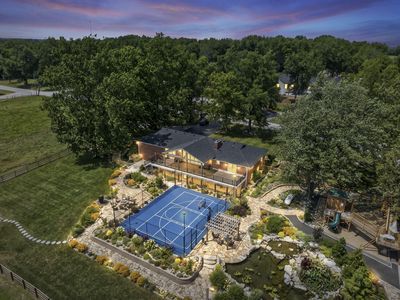 2248 W Farm Road 76