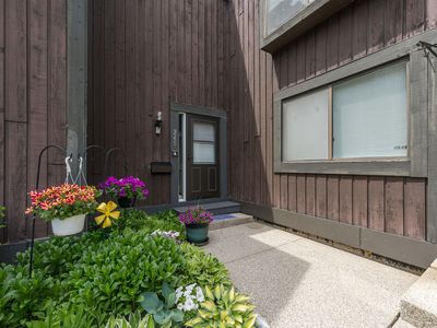 245 Ballantrae Ct