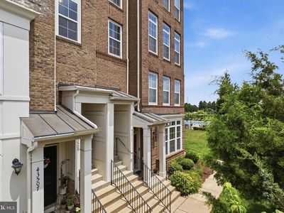 43509 Town Gate Sq