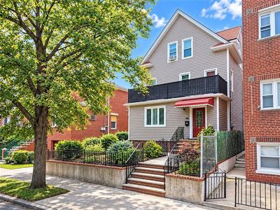 2064 W 10th St