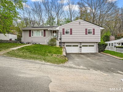 7 Newport Drive