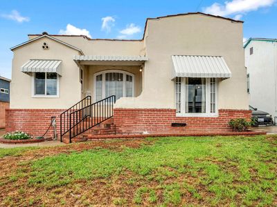 377 Clela Ave