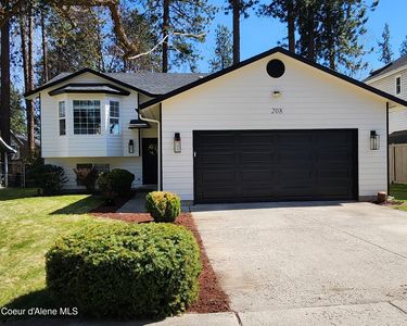 208 S Riverwood Ct