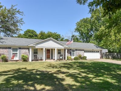 402 Woodland Hills Blvd