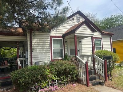 404 Hunter St