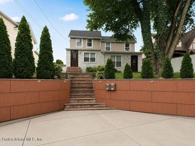 31 Rockland Ave