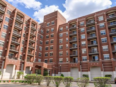 1700 Riverwoods Dr APT 520