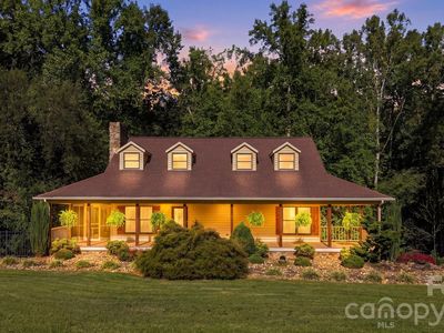 4013 Carlton Dr