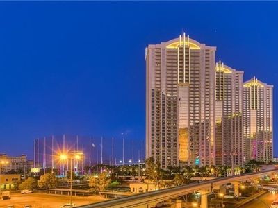 145 E Harmon Ave #711