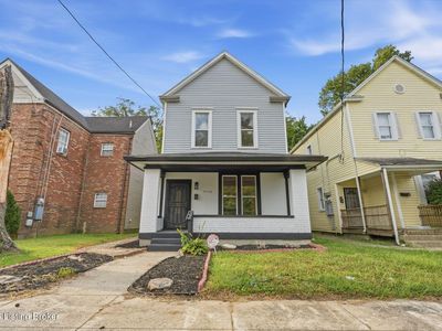 2708 Woodland Ave