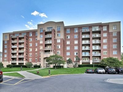 8747 W Bryn Mawr Ave APT 209