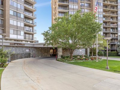 241 N Vine St W #306