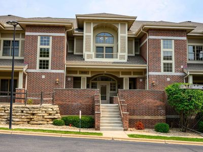9002 Hawks Reserve Ln Unit 201
