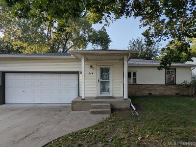 214 W Urbana St
