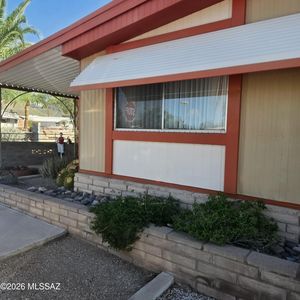 2633 S Western Way Cir
