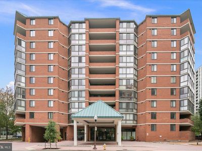 1001 N Randolph St APT 913