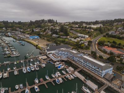 890 SE Bay Blvd #205