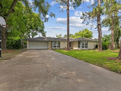 2818 Ellington St