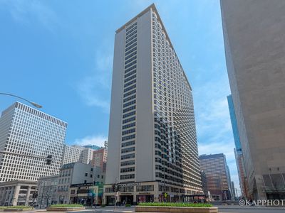 535 N Michigan Ave APT 806