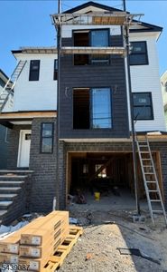 670 Summer St