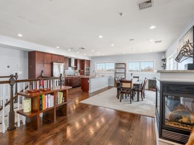 572 Freeport St Unit 302
