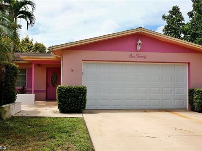 120 E Lake Dr