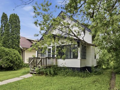 228 9th St N