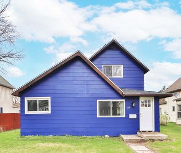 319 2nd Ave NE