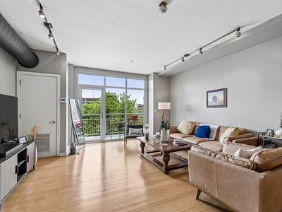 1 NE 2nd St APT 319
