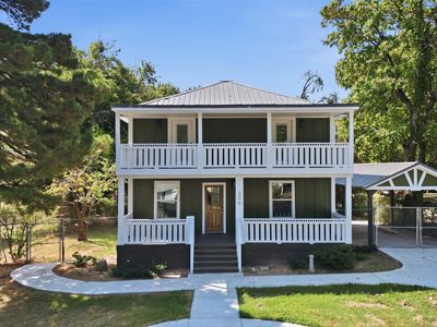 206 Broadway Ave
