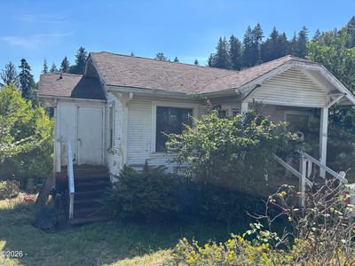 Property at 847 NW 5th St, Toledo, OR
