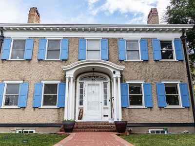 1223 Steele St