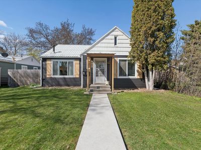 1034 4th Ave W