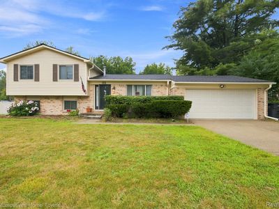 32 S Eastway Dr