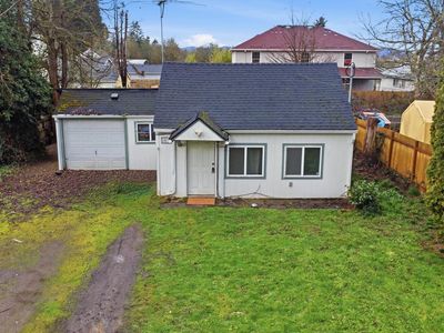 2035 Evergreen Ave NE