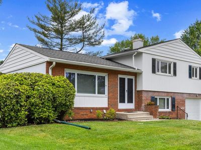 222 Deep Dale Dr
