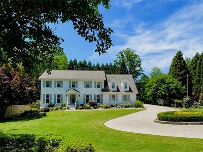249 Woodlawn Dr NE
